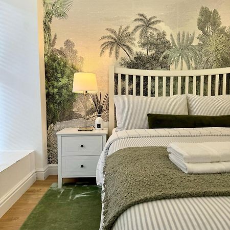 Holiday Home 2Br L 2Ba With Patio-Sleep 6 Londra Esterno foto