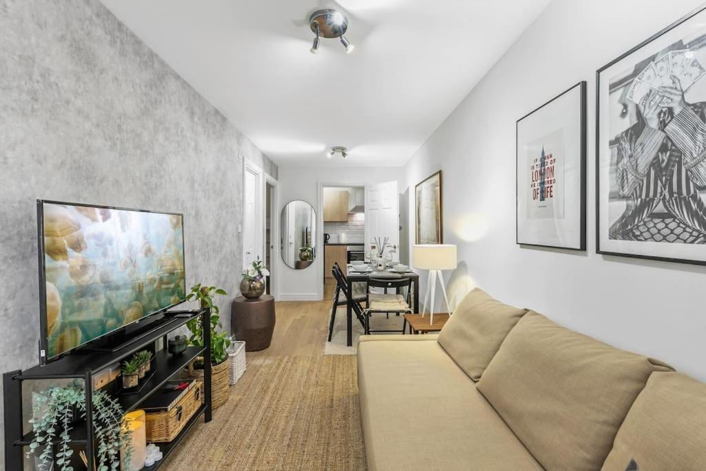 Holiday Home 2Br L 2Ba With Patio-Sleep 6 Londra Esterno foto