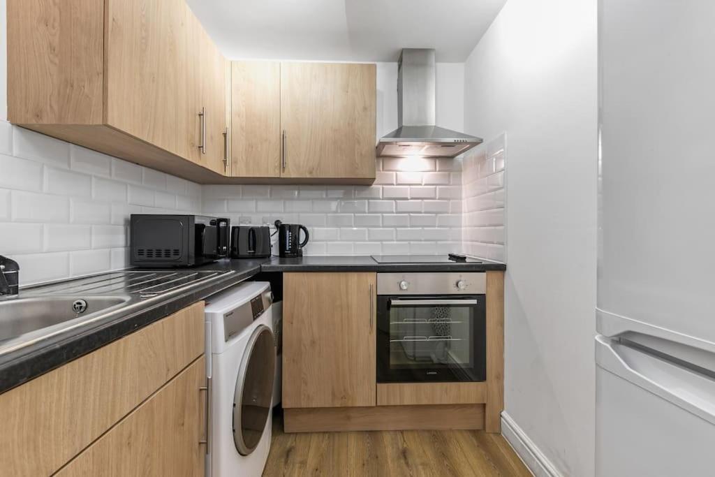 Holiday Home 2Br L 2Ba With Patio-Sleep 6 Londra Esterno foto