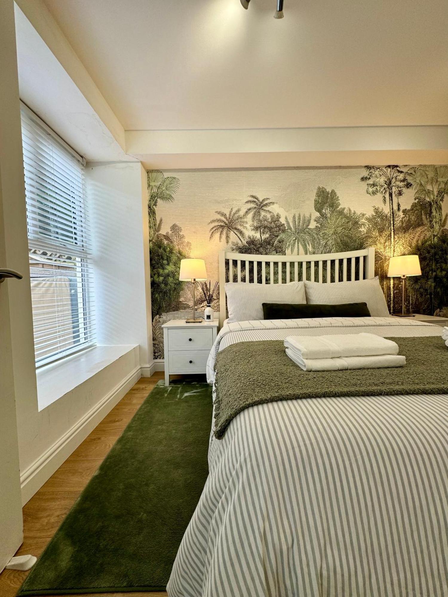 Holiday Home 2Br L 2Ba With Patio-Sleep 6 Londra Esterno foto