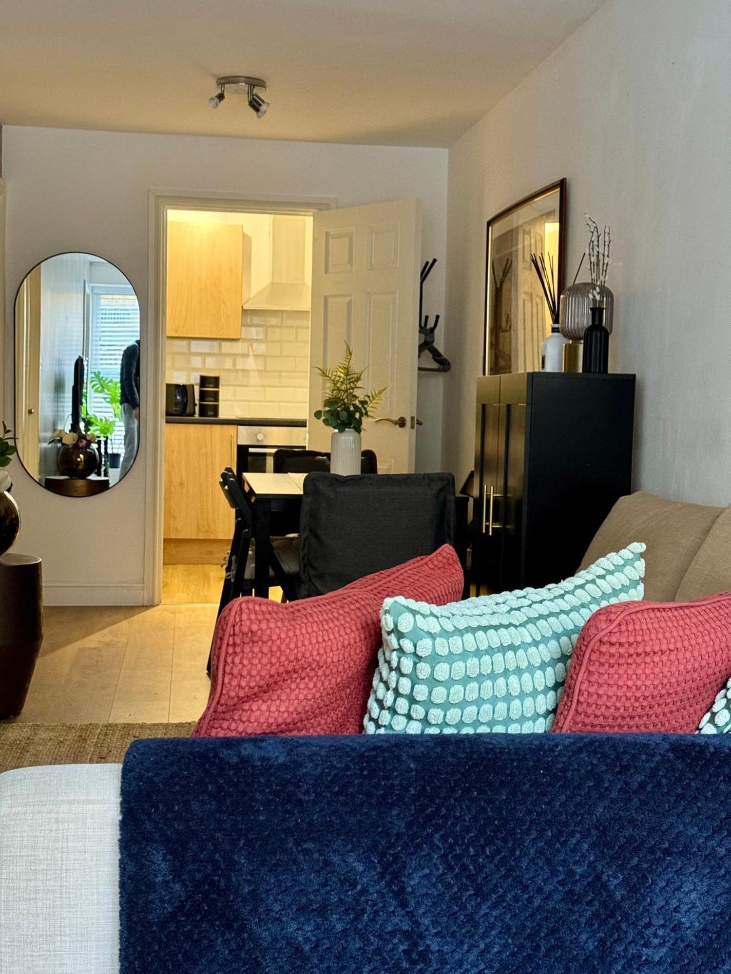 Holiday Home 2Br L 2Ba With Patio-Sleep 6 Londra Esterno foto