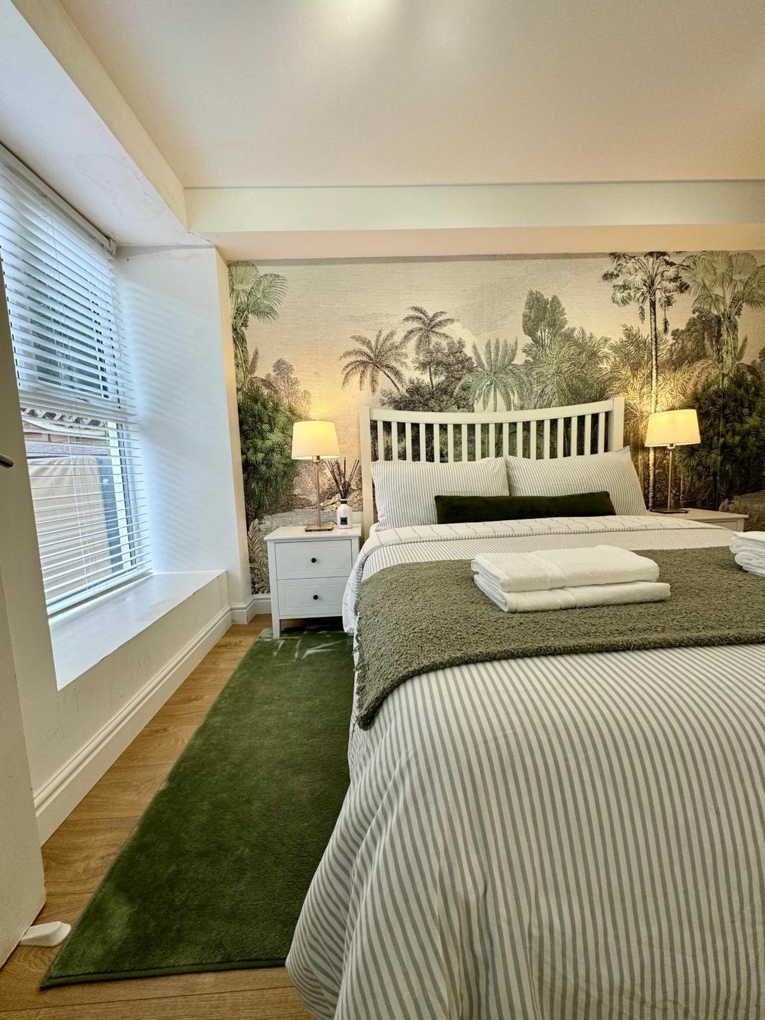 Holiday Home 2Br L 2Ba With Patio-Sleep 6 Londra Esterno foto