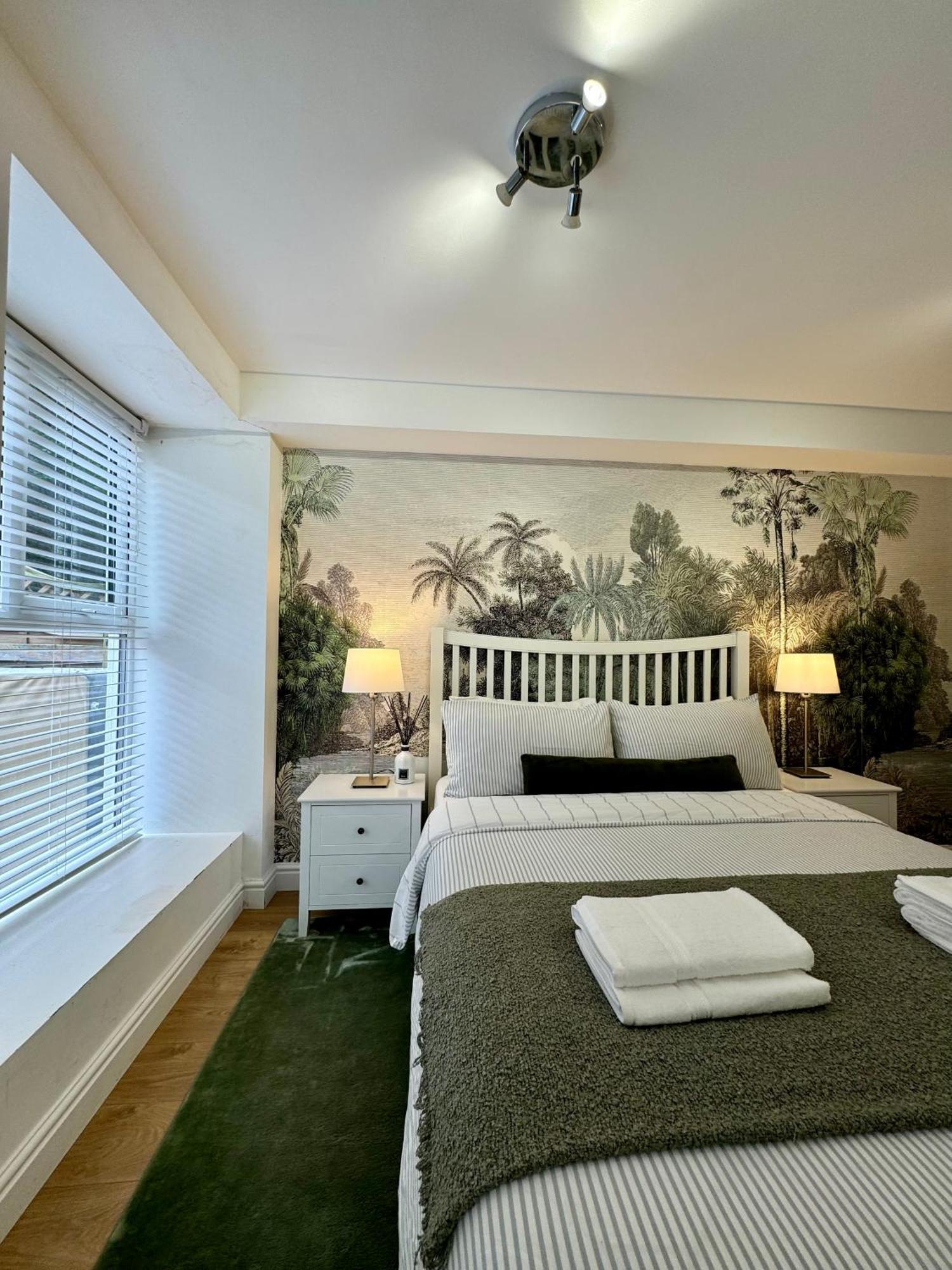 Holiday Home 2Br L 2Ba With Patio-Sleep 6 Londra Esterno foto